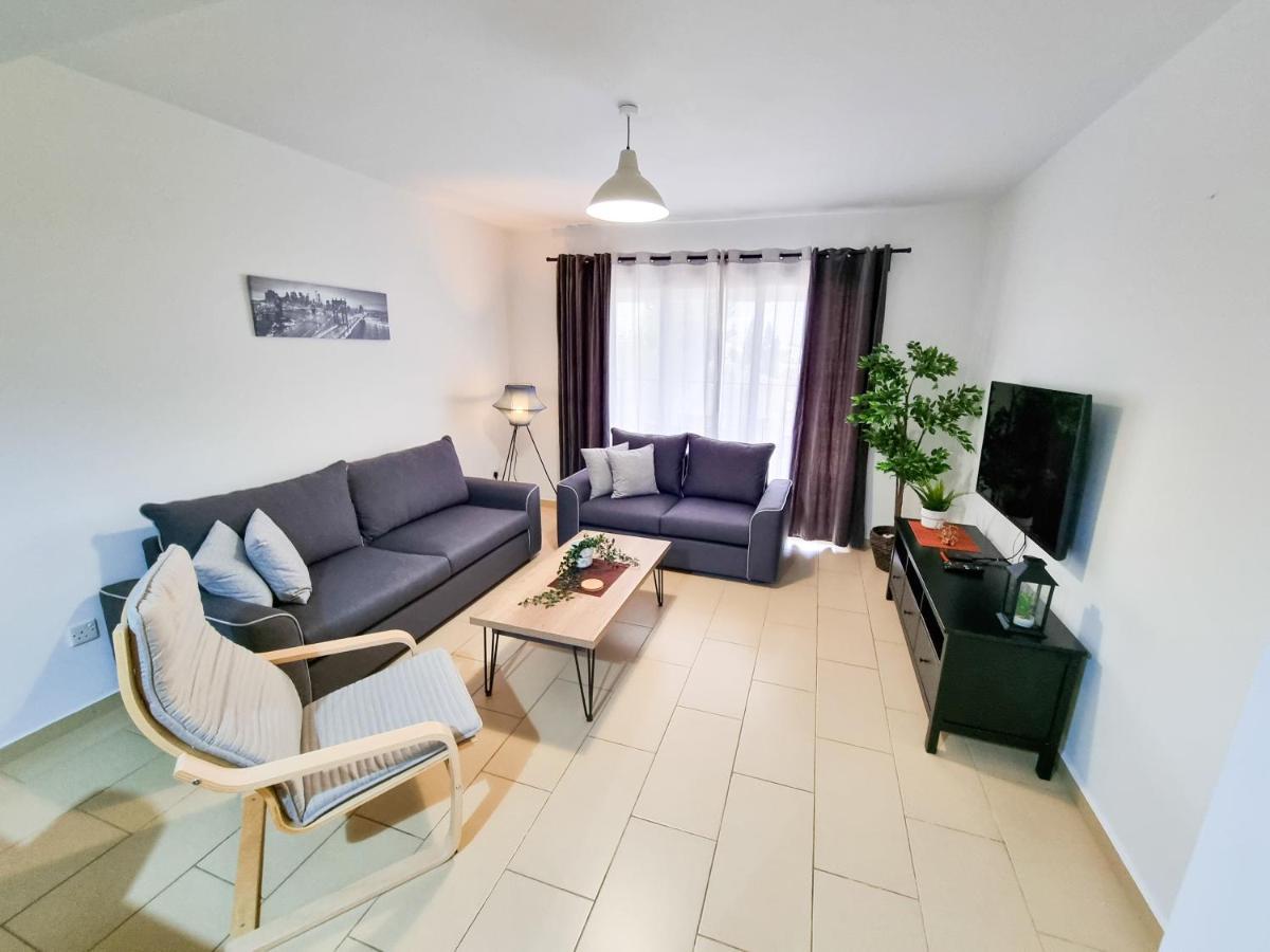 Light House Apartment Larnaca Esterno foto